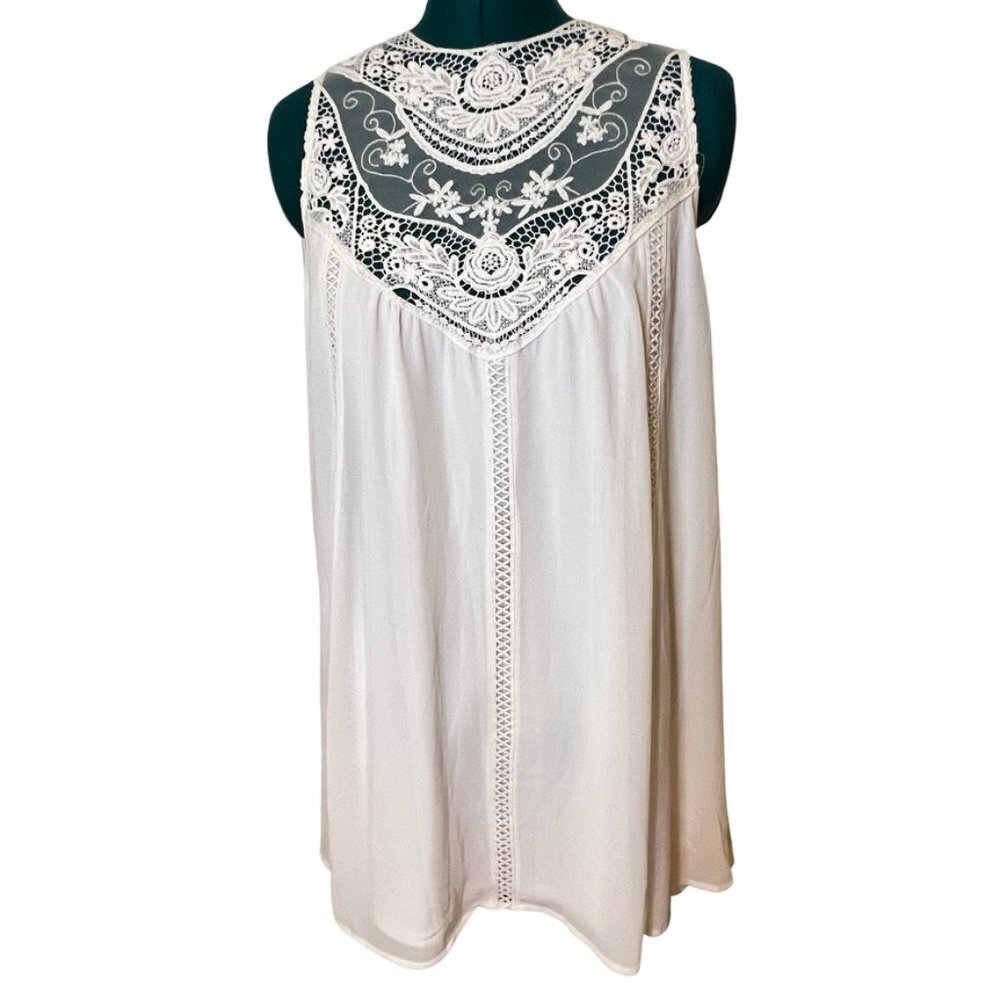 Beautiful White Lace Dress Size XL - Picture 2 of 4